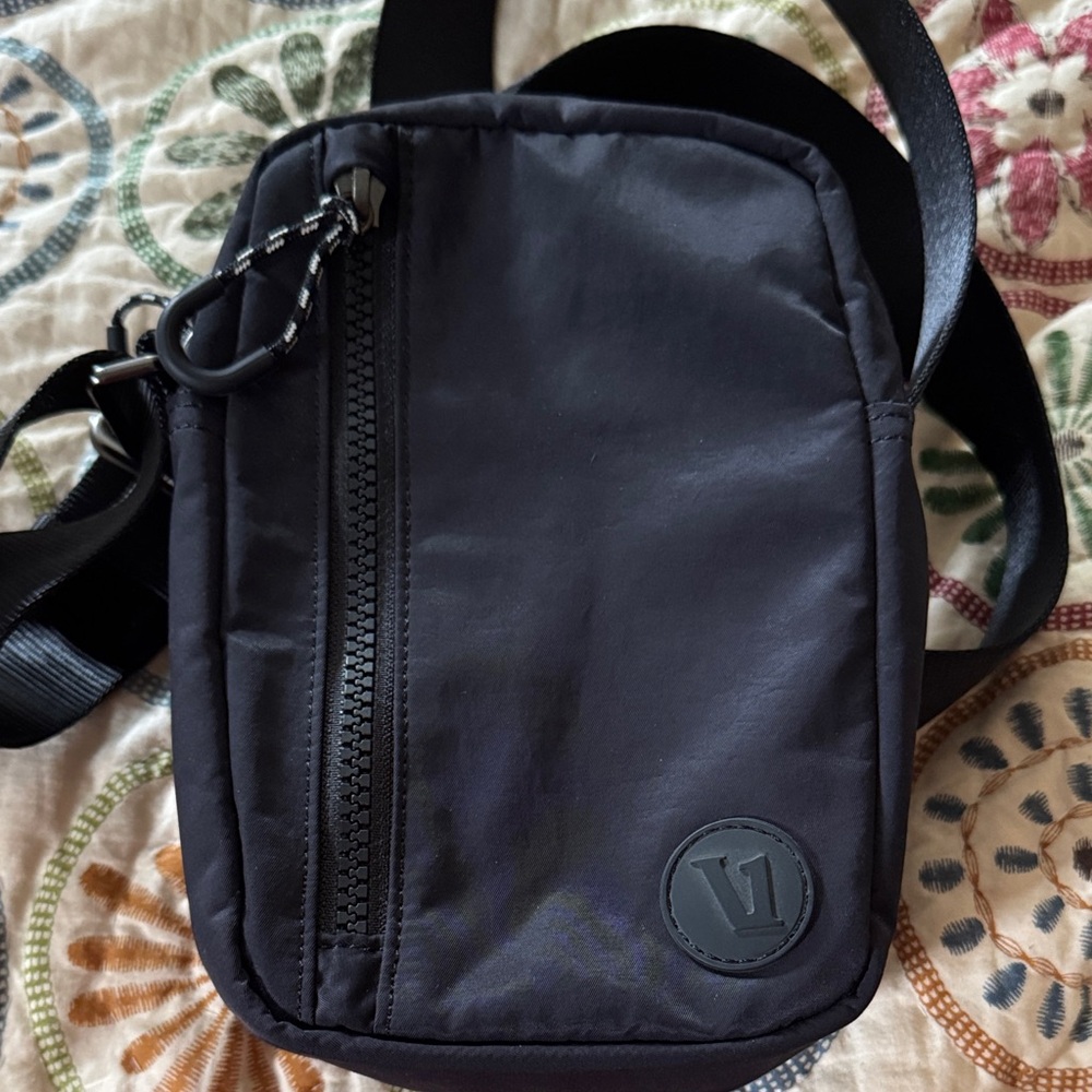 Vuori woman’s crossover bag